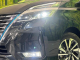 【LEDヘッドライト】悪天候や夜間走行時も良好な視界を確保し安心して運転できる高輝度LEDヘッドライトを装備!点灯速度が早く、消費電力も抑えられています。