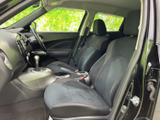 運転席からの視界も良好で、安全なドライビングをサポートします。操作性も高く、誰でも簡単に運転できます。