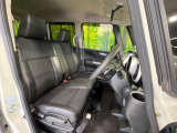 運転席シート廻りは使用感も少なく、良好な状態となっています。丁寧に使われていたことがよくわかりますね。