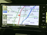 鮮明な地図表示で、現在地や周辺情報を分かりやすく確認可能。スムーズなルート検索で、目的地への移動をサポートします。
