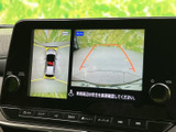 駐車時や後退時の安全をサポート。映像を確認しながらスムーズな後退操作を実現し、万が一の事故を防ぎます。