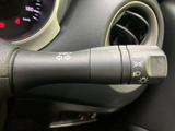 直感的な操作で、安全な車線変更をサポート。視認性の高いウインカーランプが周囲に注意を促します。
