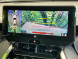 【パノラミックビューモニター】専用のカメラにより、上から見下ろしたような視点で360度クルマの周囲を確認することができます☆死角部分も確認しやすく、狭い場所での切り返しや駐車もスムーズに行えます。