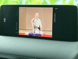 停車時に映像を楽しめるテレビ画面です。移動中の視聴を目的としたものではなく、停車時に活用できる機能です。