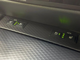 【シートヒーター&ベンチレーション】夏場は涼しい風でお尻や背中の熱やムレを防ぎ、冬はエアコンよりも早く温まってポカポカに!季節を問わず快適に過ごせます。