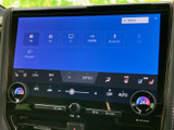 多彩なオーディオソースに対応し、お好みの音楽を高品質で楽しめます。ラジオ、CD、USBなど、様々なメディアから音楽を選べます。