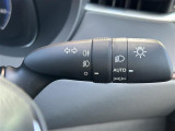 【オートライト(AUTO)】外の明るさをシステムが感知して、自動でヘッドライトが点灯します。ヘッドライトをつけ忘れを防ぐ便利機能です。