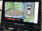 駐車や後退時の安全をサポート。映像を参考に、スムーズな運転操作をアシストします。