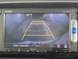 【バックモニター】後ろのカメラの映像をモニターに映し出すことができます!後方の見えない死角や、障害物との距離感をしっかり確認することができます!駐車が苦手な方におすすめです。