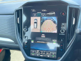 【マルチテレインモニター】車のフロントやサイドのカメラ画像を同時にモニター表示することで、悪路や狭い道を走行時でも周囲の状況確認ができ安心!本格SUVにうれしい装備です♪