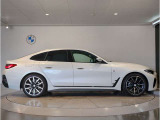 ☆BMWの前後重量配分50:50はエンジン自体をフロントタイヤよりも後ろにずらし、通常はエンジンルーム内に搭載される重量物であるバッテリーをトランクに移動させるなどして実現されています☆