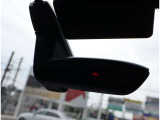 Audi正規ディーラーが高品質をお約束。高度な訓練・教育を受けたAudi専任メカニックが、100項目にもおよぶ精密な点検を実施いたします。すべてをクリアしたAudi車だけが、あなたのお手元に届けられるのです。