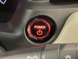 エンジンスタートスイッチ☆キーが車内にあれば、エンジンの始動・停止はブレーキを踏んでスイッチを押すだけ!キーを取り出す手間を省き、ワンプッシュでエンジンを操作するので簡単でスムーズです。