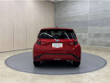 リヤ、後ろから見るとまた車の印象が変わってきますね☆☆