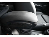 ボディカラーやグレード、お好みで簡単に交換できるのが、NEW MINIの良いところ!オプションでいろいろなカラーや柄がお選びいただけて、オリジナリティーを追求できるのも魅力の一つです!