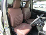運転席からの視界が左右に広く、隅々まではっきりと見渡せます。クルマの前端も把握しやすく安心して運転できます。