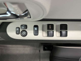 パワーウィンドウ付き☆運転席で全部の窓を開閉することが可能!!