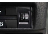 車体が傾いた状態の時にヘッドライトの光の高さを上下に調整することが出来ます!