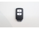 スマートキーはカバンの中やポケットに携帯するだけでドアロックの開閉・エンジンスタートが可能です!
