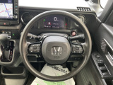 ステアリングにはホンダセンシング操作スイッチ、オーディオ操作スイッチが配置されています♪