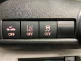 【運転席インパネスイッチ】安全装置関係のスイッチも操作しやすい位置に配置されています。