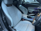 メルセデス・ベンツの定める厳しい基準をクリアしたお車のみをご案内させて頂きます。納車前整備はメーカー規定に基づき100項目以上にも及ぶ点検を熟練のメカニックによって行いご納車させて頂きます。