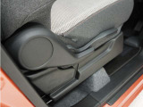◆シートハイトアジャスター◆運転席を上下に高さ調節ができます!運転ポジションを体格に合わせてシート調整できます。