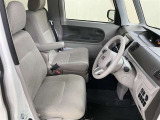 フロントシートです。シートは車両から取り外して徹底洗浄!安心してお座りいただけます!