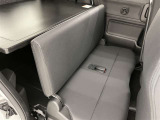 居心地の良い後席空間が乗員に深いくつろぎをもたらします。