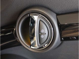 車の乗り降りの際に必ず触るドアハンドルです。使用感が気になる方はお気軽にお申し付けくださいませ。