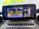 バックカメラが使用可能でございます。駐車が苦手な方も後方の映像を確認しながら後退する事が出来ますので安心できます。また、画像も鮮明でございますので物体の確認も容易に確認する事が出来ます。