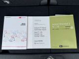 整備手帳&保証書、車両&ナビ取扱説明書。