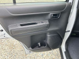スズキ認定中古車はスズキ(株)の定める「検査基準」並びに一般社団法人日本自動車査定協会の定める「修復歴の定義」に基づき、スズキ代理店の認定検査員が、内・外装、修復歴の有無を厳正にチェックします。
