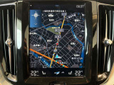 純正HDDナビは9インチのタッチスクリーン式センターディスプレイは直感的な操作性を実現。