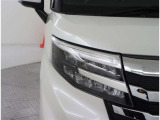 【LEDヘッドライト】装着車です! 夜間の暗い道でも、白く明るく前方を照らしてくれるので、安心して運転が出来そうですね♪