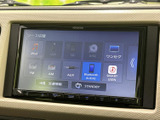多彩なメディアに対応したオーディオ画面。スマートフォン連携や各種設定も簡単に行え、快適なドライブをサポートします。音楽やナビを存分にお楽しみください。