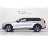 V60CCはあなたのアクティブなライフスタイルを支えるだけの存在ではありません。都市で過ごす日常から、果てしない好奇心に導かれる冒険の旅まで、あなたの人生のすべての瞬間を輝かせるためのパートナーです。