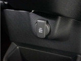 ◆12V電源ソケット◆スマートフォンの充電等にも便利な電源ソケット!使いやすい場所に装備されています。
