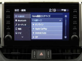 デイスプレイオーディオを装備。スマホとクルマをつなぐことで、いろんなサービスが楽しめます。(AppleCarplay/AndroidAuto 対応)