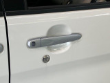 品質へのこだわり!フロアマットやシートなど車内をキレイに清掃し、ニオイや汚れなどを徹底的にクリーニングしてもらっております。室内はピカピカです☆