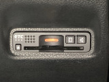 ハンドルの左下にETCがついています。高速道路の料金所の通過も楽々です!。カードの取り出しもしやすい場所についています。