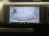 バックカメラが付いているので後方確認が非常にしやすいです。今や運転初心者も熟練者も必須装備!ついていて損はないですね♪