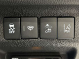 機能制御用のスイッチはステアリング右奥に集約されておりますので、運転の邪魔になりません!
