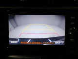 バックモニター装着車は後退時の強い味方です♪車庫入れや縦列駐車の際、後退操作の参考になるガイドラインをナビ画面に表示します。