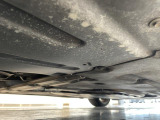 ご希望があれば下廻りの錆止め施工も承ります。クリアでの施工なので、純正のままの姿で防錆施工可能です。