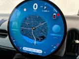 ★MINIには6個のエアバッグを標準装備。運転席/助手席エアバッグ、サイド・エアバッグ、ヘッド・エアバッグ。