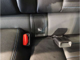 チャイルドシートを安全に固定できるISOFIXアンカー装備