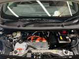 電気自動車のメンテナンスは日産にお任せください。電気自動車を知り尽くしたプロが最新の機器を使ってお車の点検・整備を実施します。エンジンオイルなどがないので、メンテナンス費用が安いのも魅力的です。