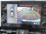 バックガイドモニターで、後方を確認しながら安心して駐車することができます。運転初心者も熟練者も必須の機能ですよ!