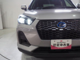ヘッドライトはLEDタイプ。夜間の運転も安心です。